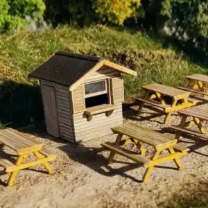 Bestpreis Model Scene - 96531 - Markststand mit Bänken (Bausatz)