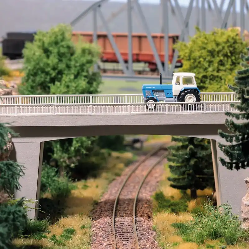 Top-Seller Busch 1099 Bahnüberführung H0